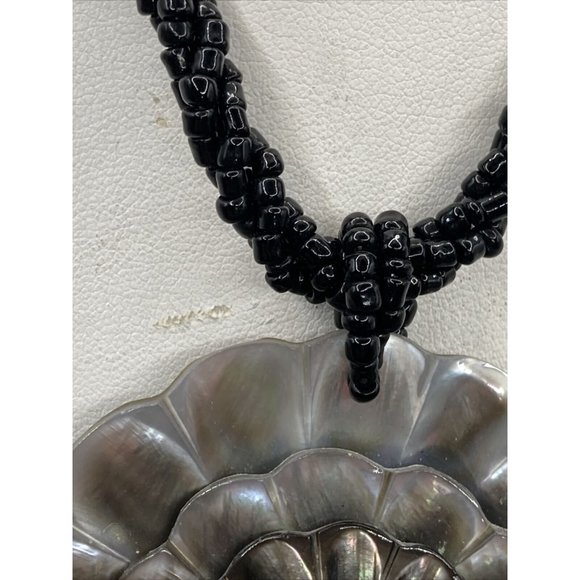 Mother of Pearl MOP Irresistible Gray Colors Flower 16" Necklace Seed Beads - Picture 4 of 10